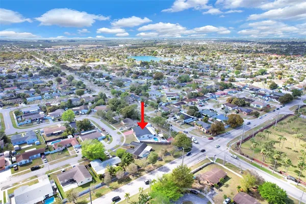 $799,999 | 10715 Southwest 168th Terrace, Miami, FL 33157