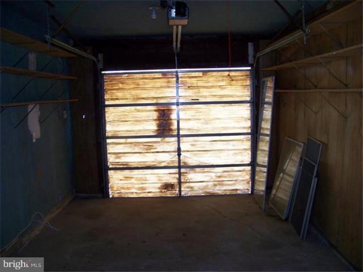418 Chestnut Road Warminster, PA 18974 - Photo 12 of 12 Garage