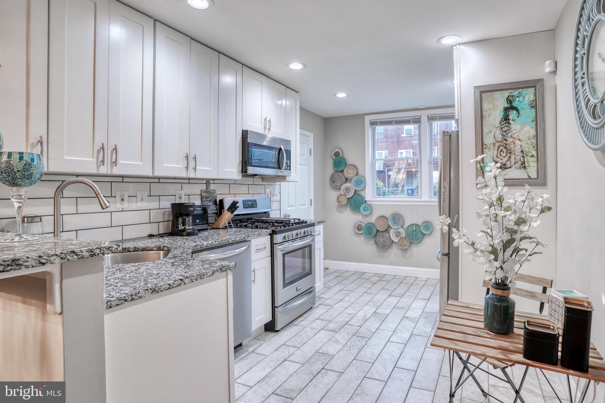 4814 Midline Road Baltimore, MD 21206 - Photo 3 of 11
