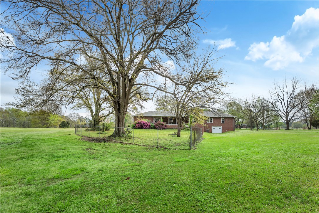 1002 Airline Road Anderson, SC 29624 - Photo 8 of 34