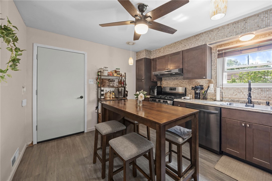 245 English Road Greece, NY 14616 - Photo 8 of 26 Kitchen