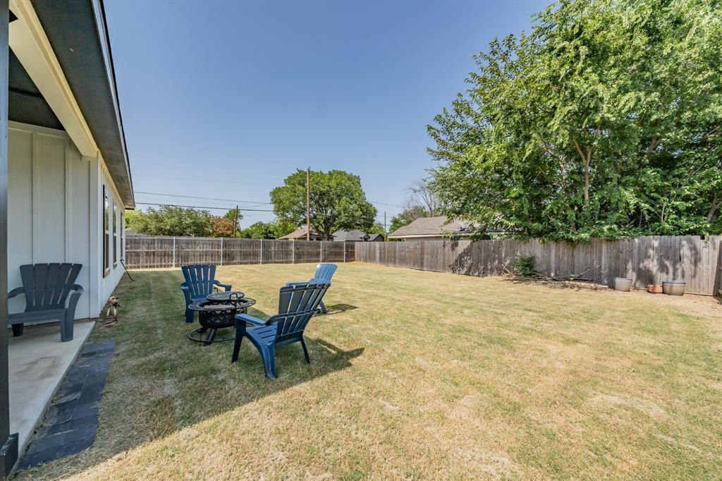 3501 Dillard Street Fort Worth, TX 76105 - Photo 33 of 39 View of yard