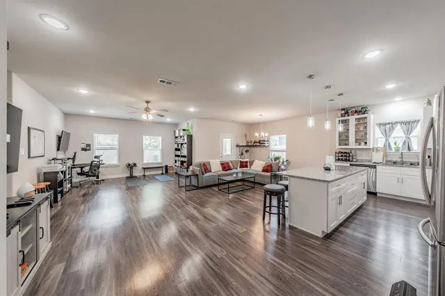 $2,200 | 3501 Dillard Street, Fort Worth, TX 76105