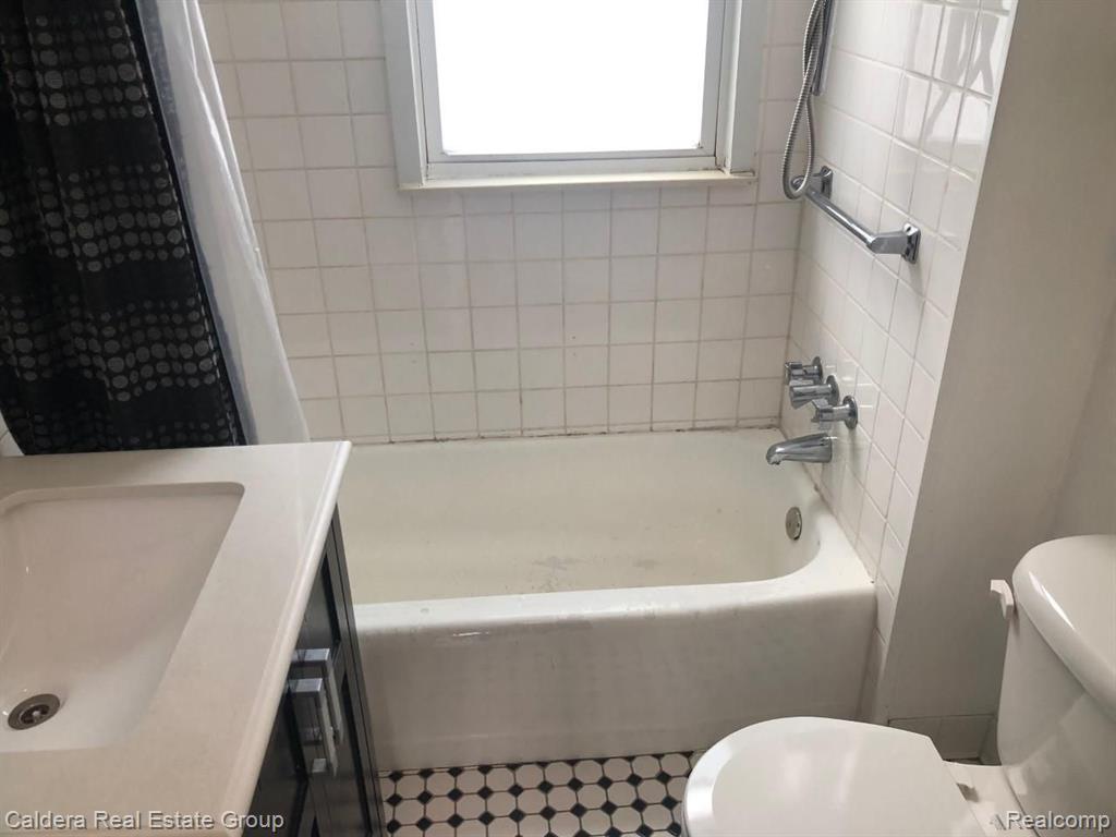 7253 Standard Street Center Line, MI 48015 - Photo 11 of 12