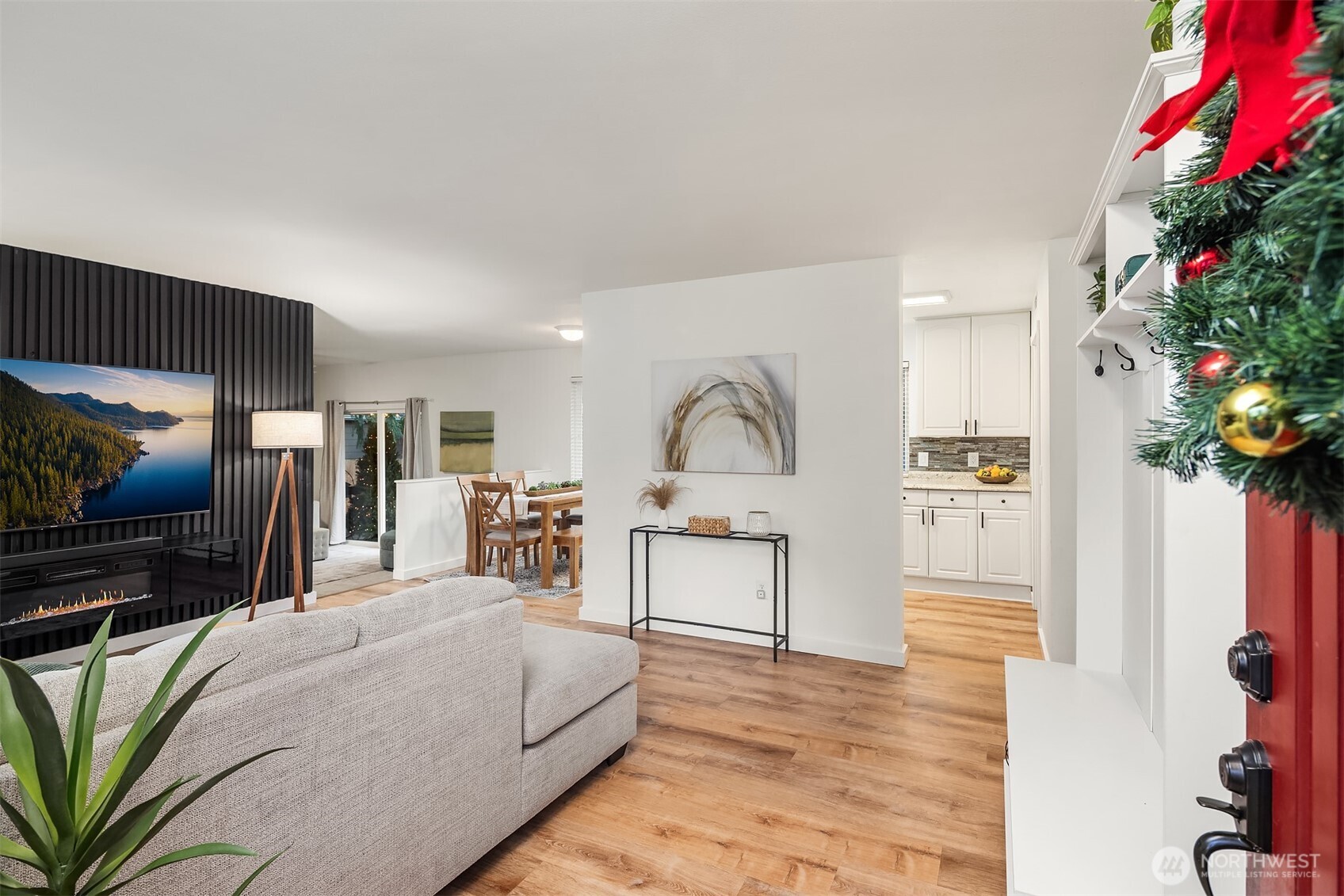 13945 147th Place Southeast Renton, WA 98059 - Photo 9 of 32