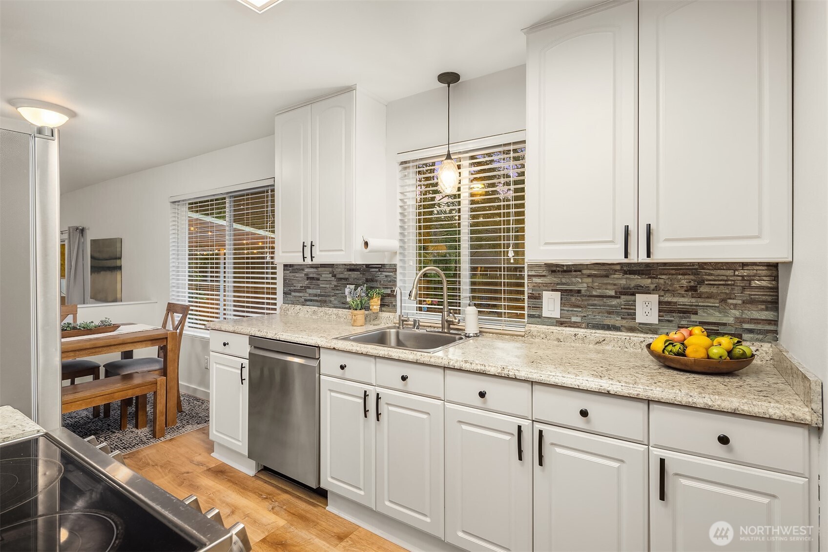 13945 147th Place Southeast Renton, WA 98059 - Photo 10 of 32