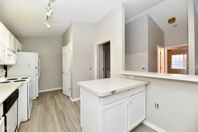 $2,000 | 209 Faulkner Court, Unit 205, Carmel, IN 46032