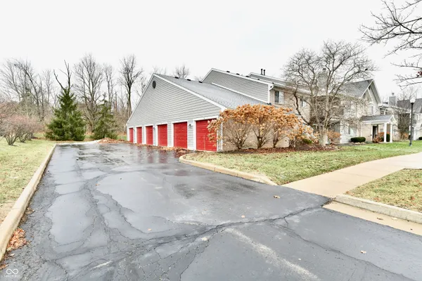 $1,900 | 209 Faulkner Court, Unit 205, Carmel, IN 46032