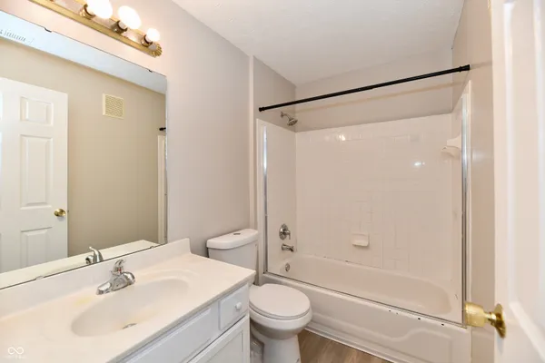 $1,900 | 209 Faulkner Court, Unit 205, Carmel, IN 46032