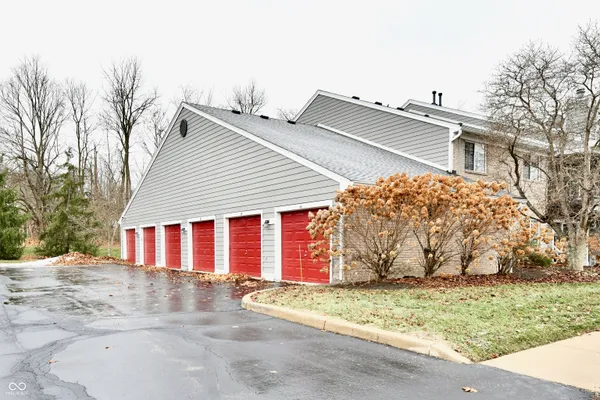 $1,900 | 209 Faulkner Court, Unit 205, Carmel, IN 46032