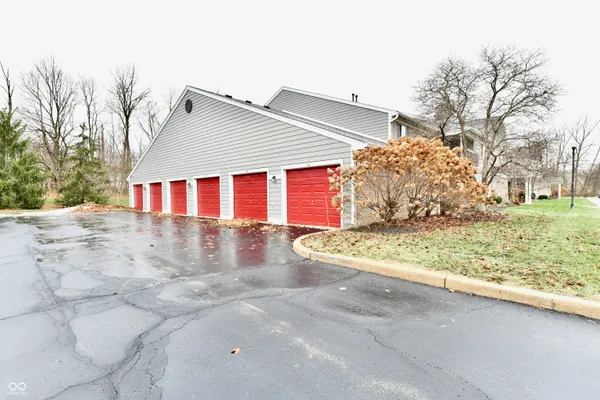 $1,900 | 209 Faulkner Court, Unit 205, Carmel, IN 46032