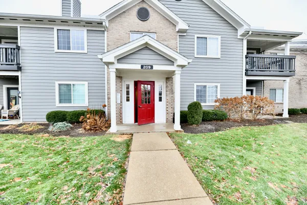 $1,900 | 209 Faulkner Court, Unit 205, Carmel, IN 46032