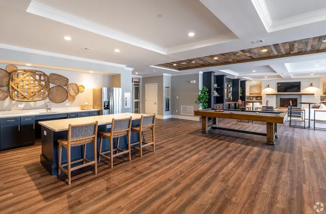 $2,460 | 29 Wall Street, Unit 210, Foxboro, MA 02035