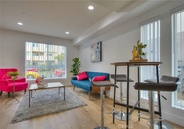 $3,965 | 11728 Hamlin Street, Unit 1/2, North Hollywood, CA 91606