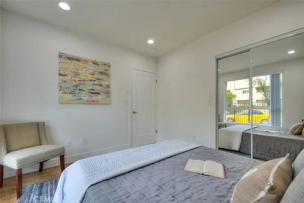 $3,965 | 11728 Hamlin Street, Unit 1/2, North Hollywood, CA 91606