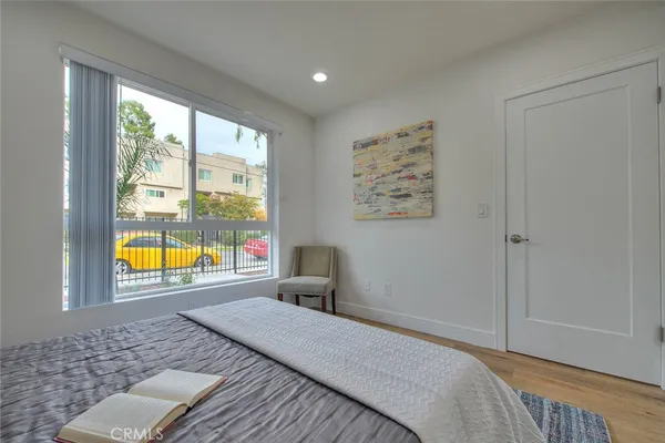 $3,965 | 11728 Hamlin Street, Unit 1/2, North Hollywood, CA 91606