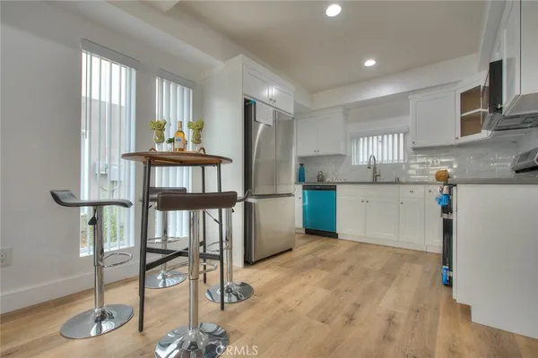 $3,965 | 11728 Hamlin Street, Unit 1/2, North Hollywood, CA 91606