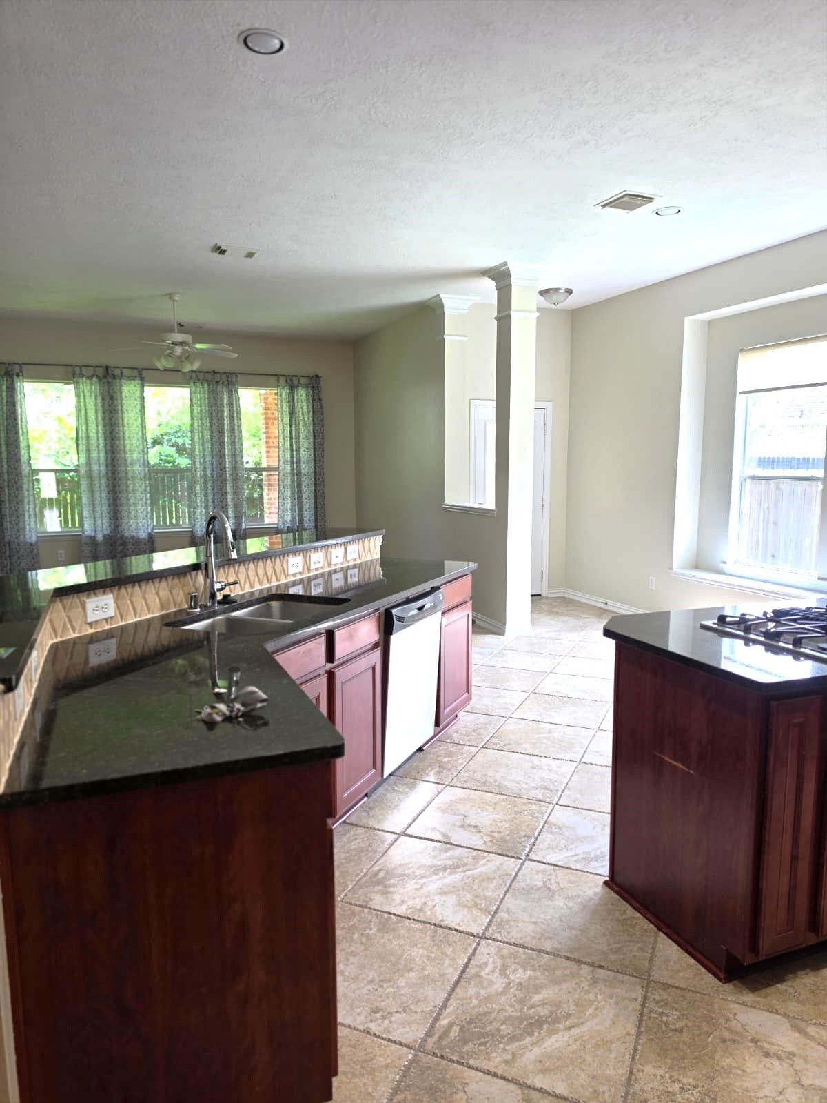 80 West Frontera Circle Spring, TX 77382 - Photo 14 of 35 Gallery Image 14
