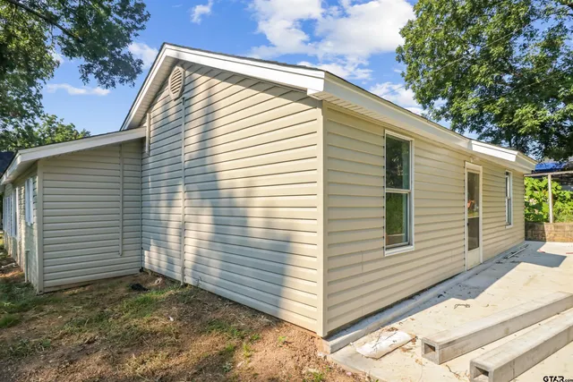 $1,700 | 1333 Montgomery Gardens, Tyler, TX 75708