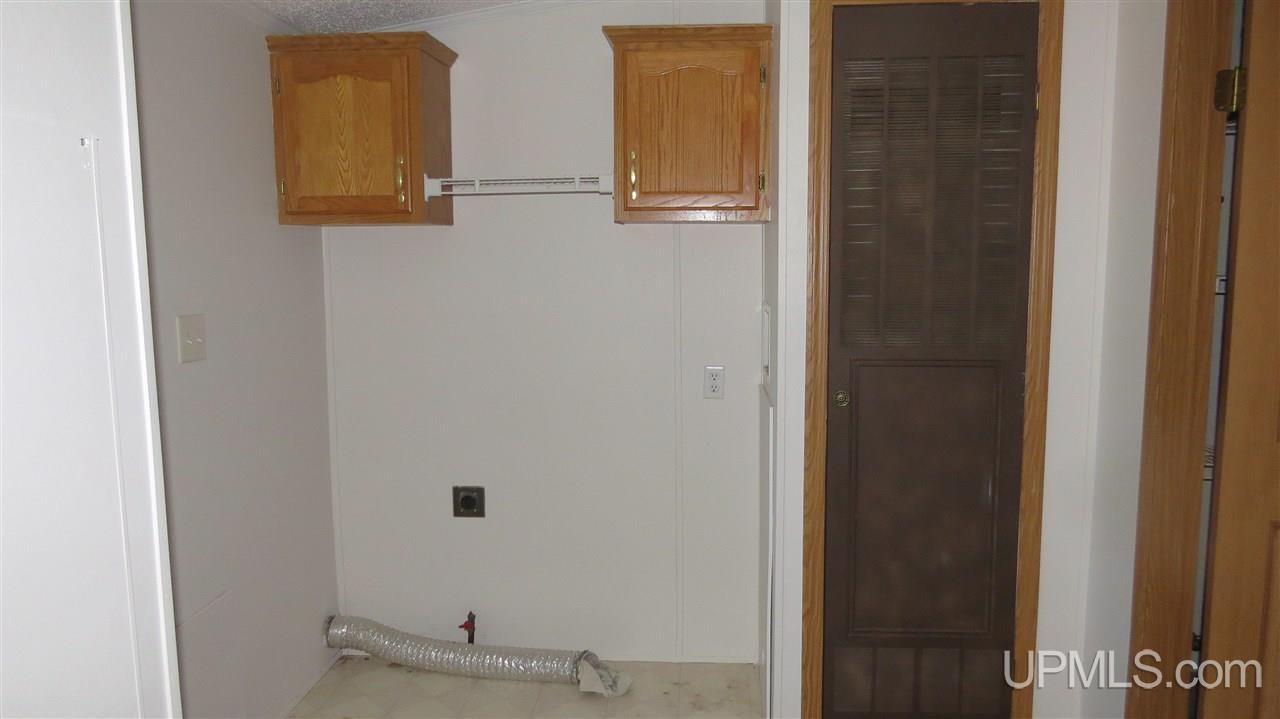 15 Tipperary Road Gladstone, MI 49837 - Photo 7 of 20 Gallery Image 7