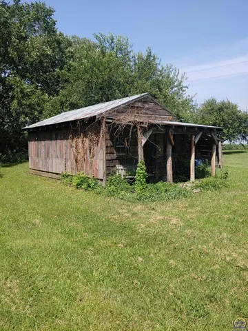 $89,950 | 13002 Highway 16, Valley Falls, KS 66088