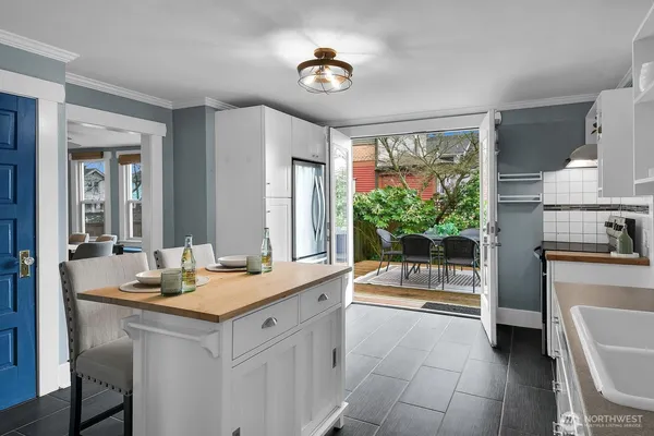 $684,950 | 2110 Virginia Avenue, Everett, WA 98201