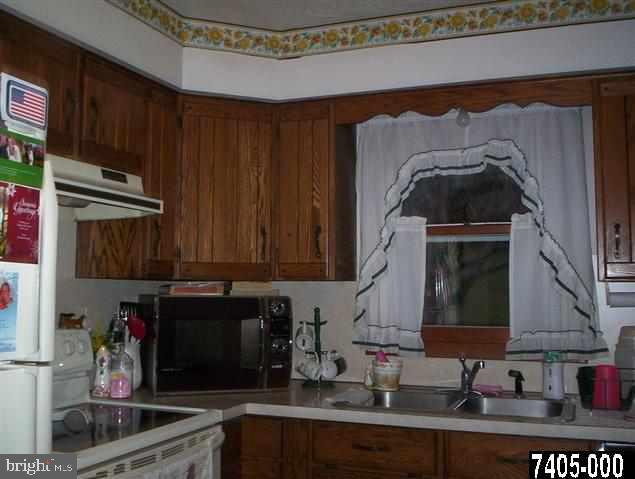 815 Stonewood Road York, PA 17402 - Photo 6 of 29 Gallery Image 6