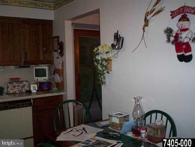 815 Stonewood Road York, PA 17402 - Photo 7 of 29 Gallery Image 7