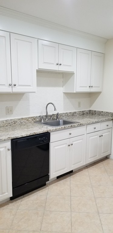 8 Hadwen Road Worcester, MA 01602 - Photo 7 of 26 Gallery Image 7