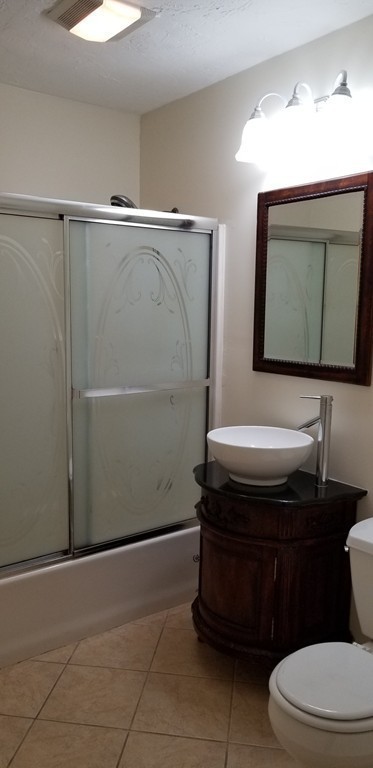 8 Hadwen Road Worcester, MA 01602 - Photo 10 of 26 Gallery Image 10