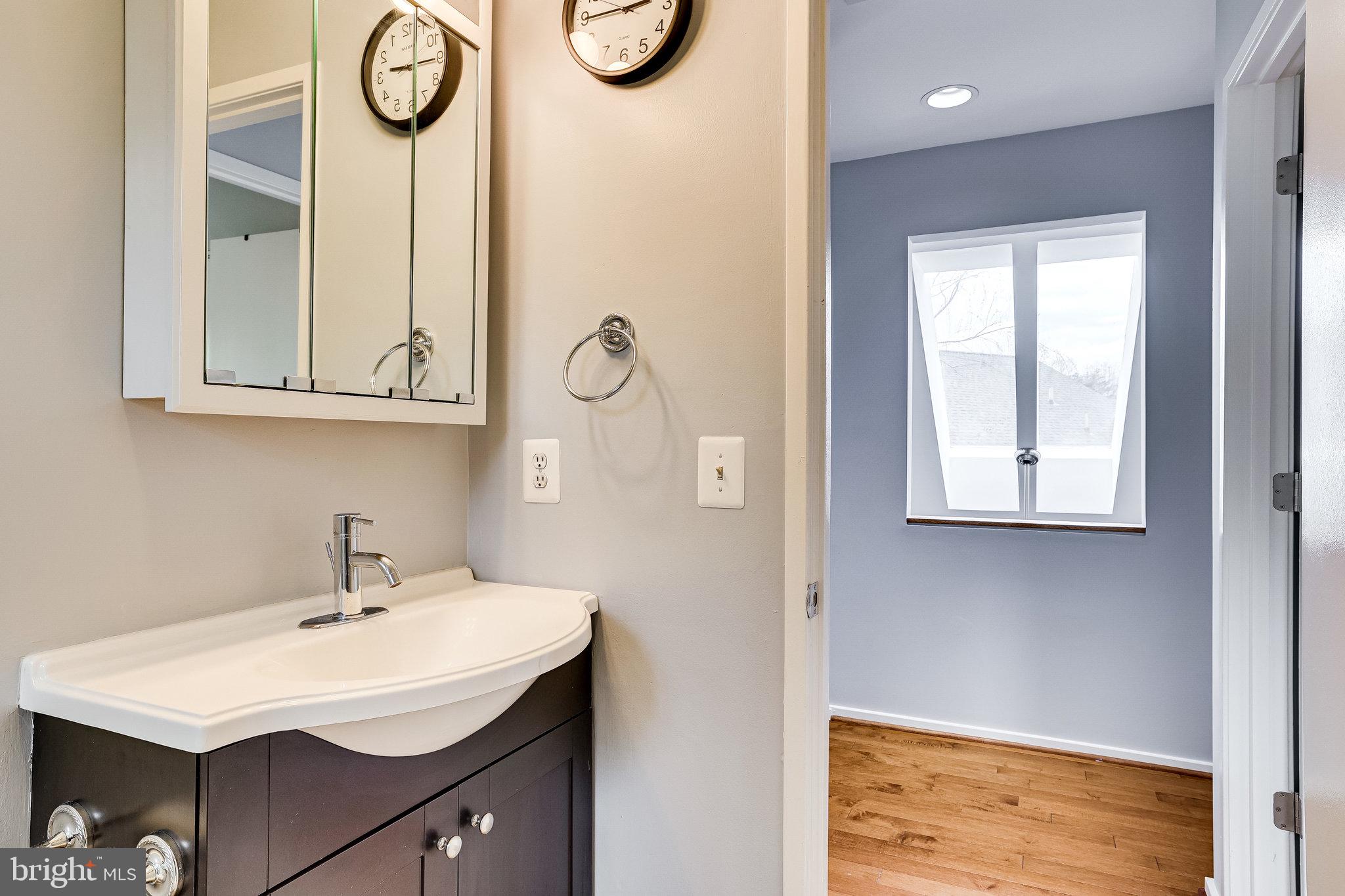 1657 Cedar Hollow Way Reston, VA 20194 - Photo 27 of 36 View of skylights