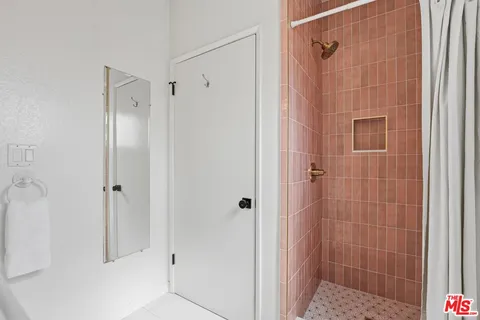 $935,000 | 3665 Empire Drive, Unit 1, Los Angeles, CA 90034