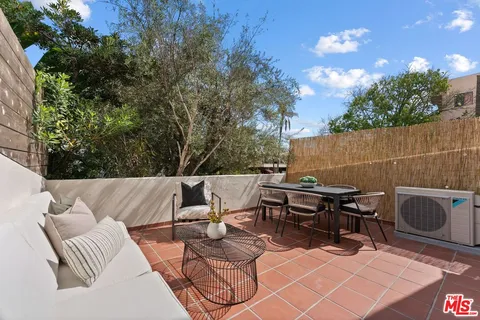 $935,000 | 3665 Empire Drive, Unit 1, Los Angeles, CA 90034
