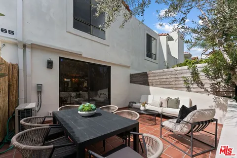 $935,000 | 3665 Empire Drive, Unit 1, Los Angeles, CA 90034