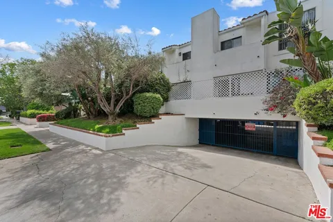 $935,000 | 3665 Empire Drive, Unit 1, Los Angeles, CA 90034