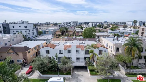 $935,000 | 3665 Empire Drive, Unit 1, Los Angeles, CA 90034
