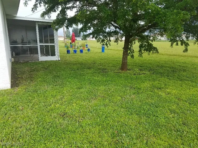 a front view of house with yard