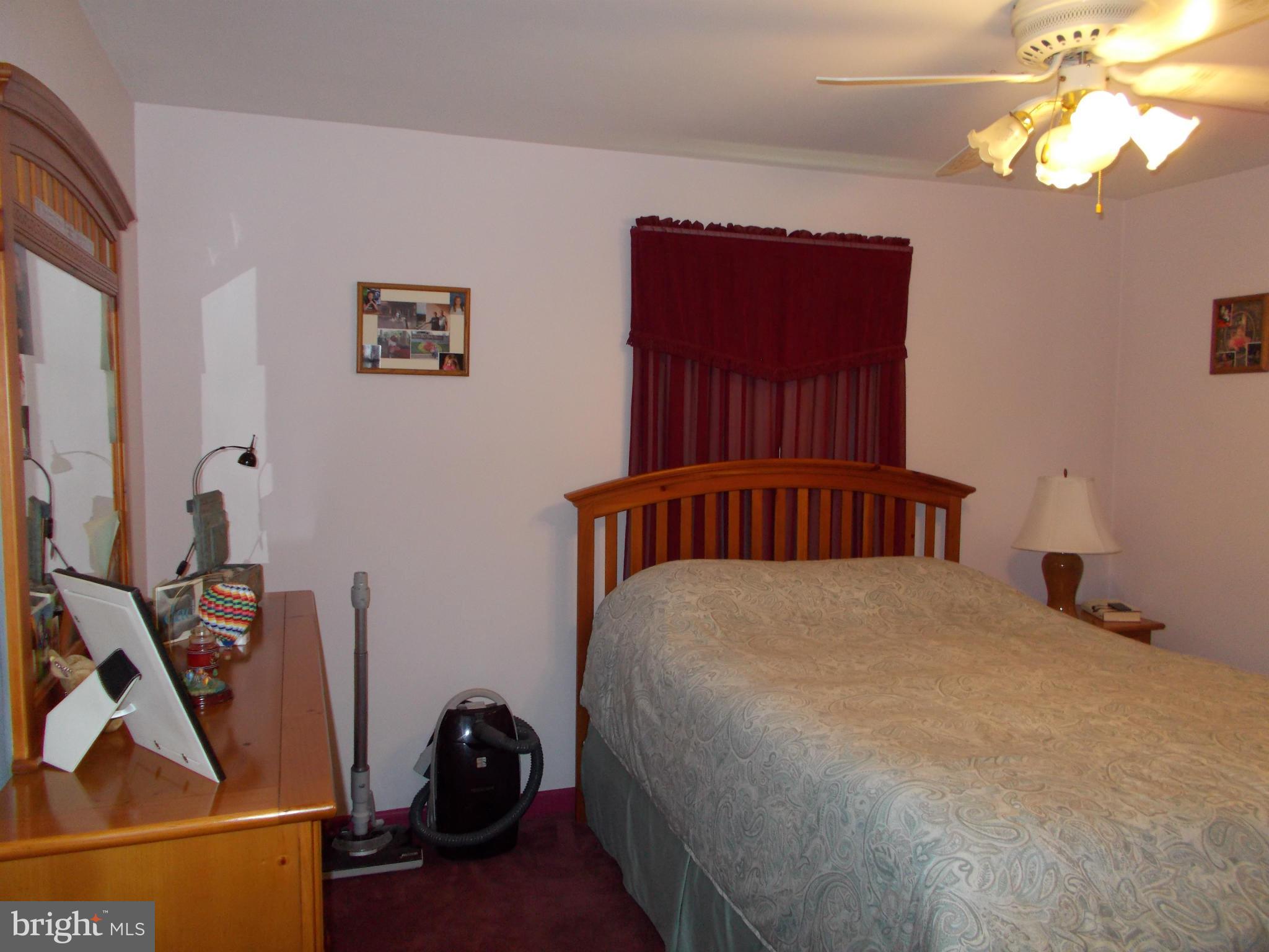 89 Nottingham Road Hagerstown, MD 21740 - Photo 11 of 28 Bedroom (Master)