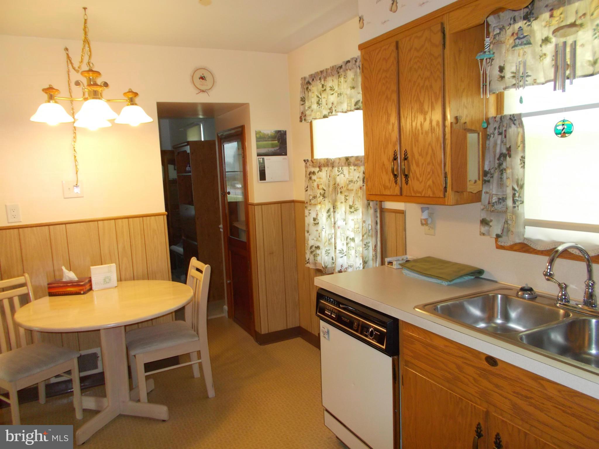 89 Nottingham Road Hagerstown, MD 21740 - Photo 7 of 28 Kitchen