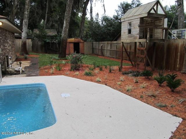 1403 Pinewood Road Jacksonville Beach, FL 32250 - Photo 15 of 34 033