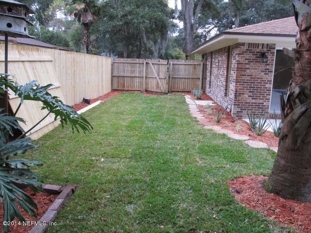 1403 Pinewood Road Jacksonville Beach, FL 32250 - Photo 17 of 34 035