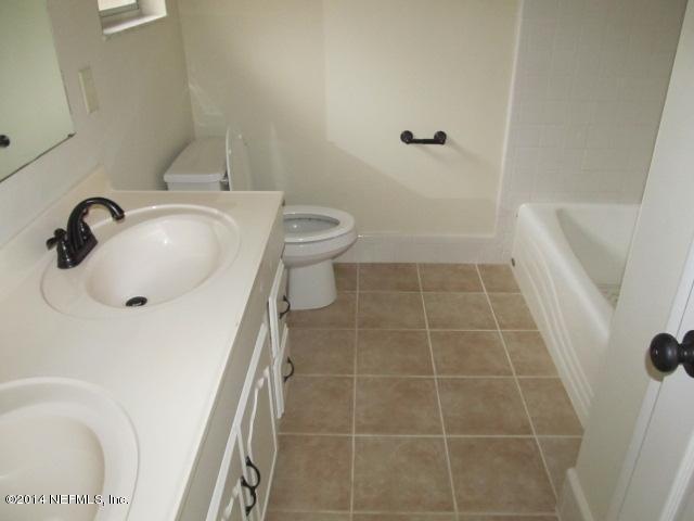 1403 Pinewood Road Jacksonville Beach, FL 32250 - Photo 23 of 34 041
