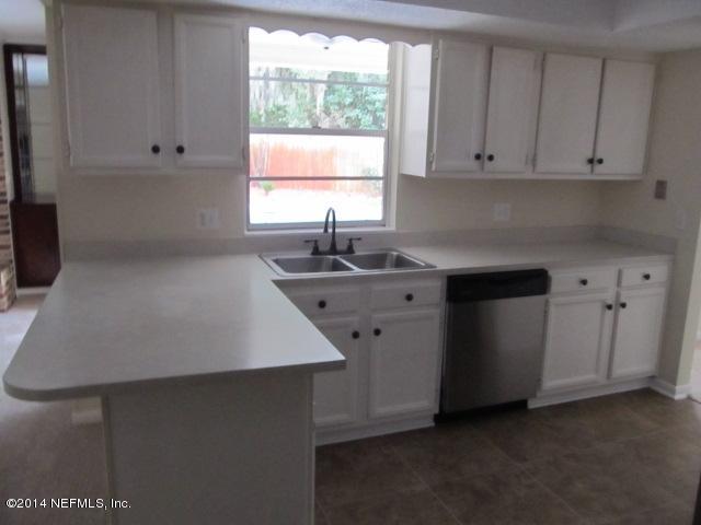 1403 Pinewood Road Jacksonville Beach, FL 32250 - Photo 26 of 34 045