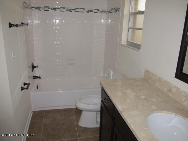 1403 Pinewood Road Jacksonville Beach, FL 32250 - Photo 27 of 34 046