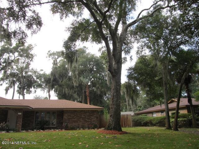 1403 Pinewood Road Jacksonville Beach, FL 32250 - Photo 3 of 34 018
