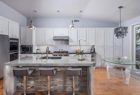 $2,299,000 | 3428 Camino Corte, Carlsbad, CA 92009