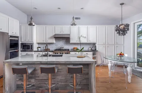 $2,299,000 | 3428 Camino Corte, Carlsbad, CA 92009