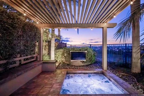 $2,299,000 | 3428 Camino Corte, Carlsbad, CA 92009