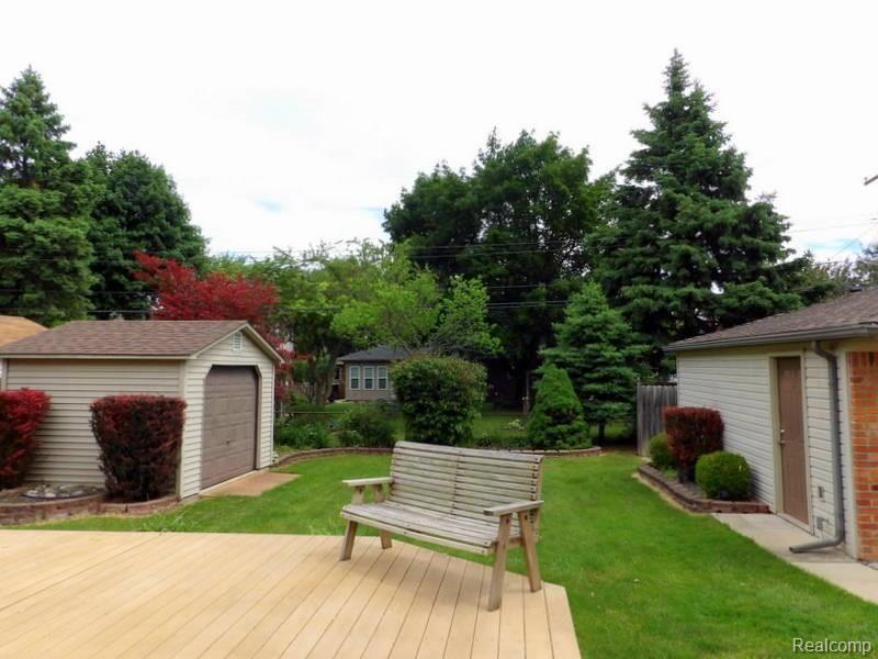 15418 Champaign Road Allen Park, MI 48101 - Photo 7 of 37