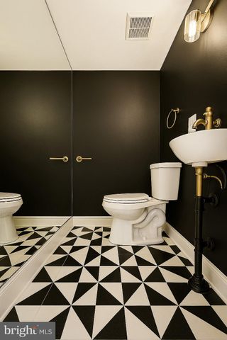 $1,070,000 | 16 Q Street Northeast, Washington, DC 20002